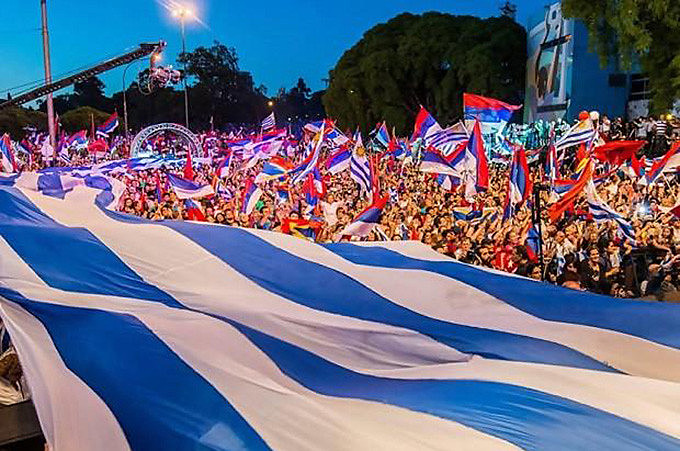 Frente Ampla, para renovar projeto político e vencer eleições, enfrenta marqueteira direita que tenta se “conectar” com o povo