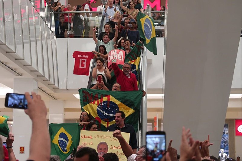 Potiguares fazem “Lulaço” no shopping de Flávio Rocha em Natal