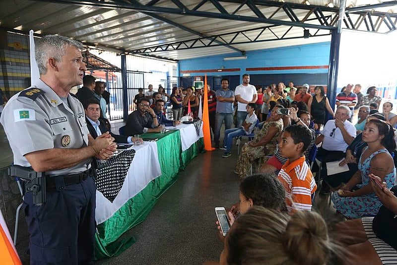 Reunião entre pais e militares teve debate acalorado no início do ano letivo