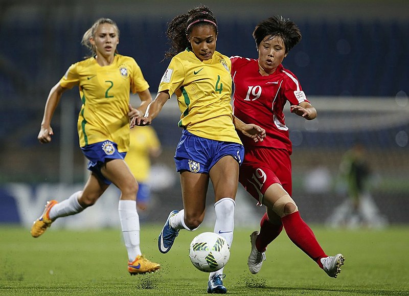 A zagueira pernambucana Thaís Regina, do Sport, é titular na Seleção
