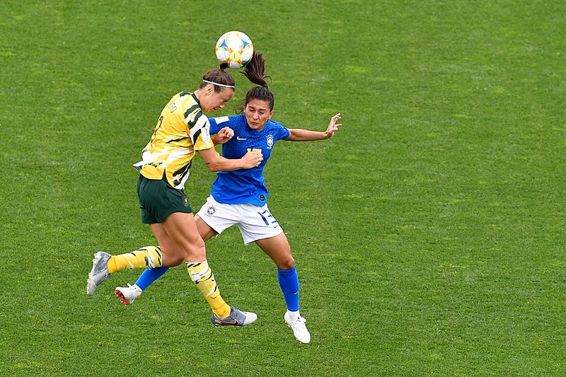 Australianas venceram a primeira na Copa do Mundo da França. A definição do grupo C ficou para a última rodada, na próxima terça-feira (18)