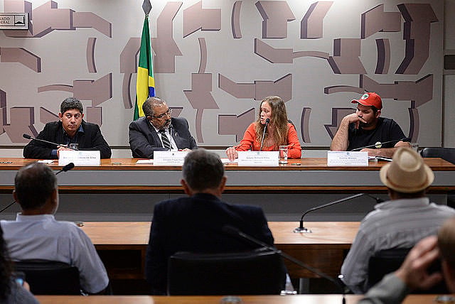 Violencia contra trabajadores del campo en el estado de Paraná fue tema de la audiencia pública