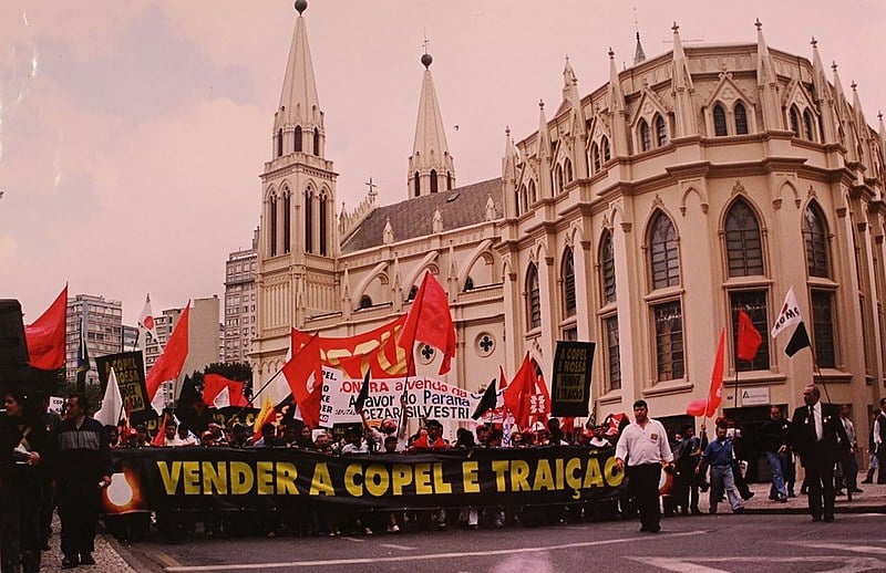 Luta contra a privatização da Copel Telecom no Paraná remete à vitória histórica de 2001 contra o leilão da empresa