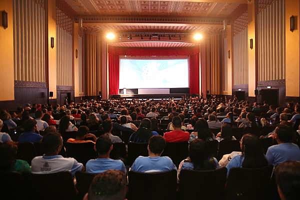 Toda a programação tem acesso gratuito.
