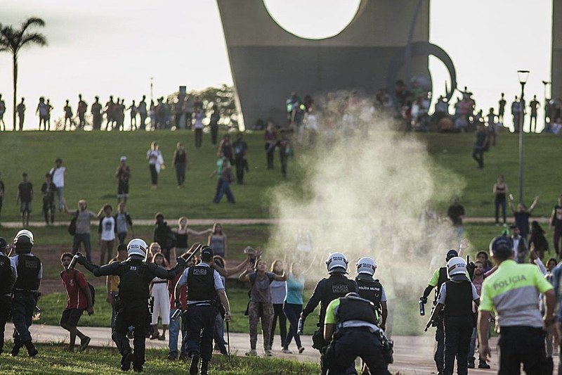 Os manifestantes se queixaram da falta de acesso aos arredores do Congresso Nacional, que sofreram bloqueio durante todo o dia.