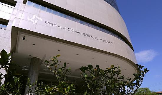 Tribunal de segunda instância decidiu, por unanimidade, aumentar a pena de Lula no processo do sítio em Atibaia