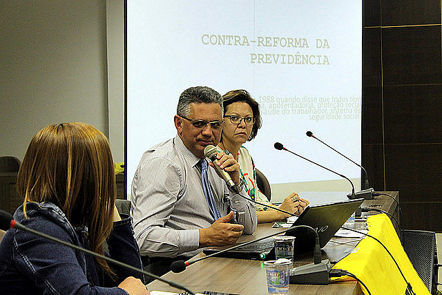 Para o advogado Ludimar Rafanhim, a mudança na idade mínima ”É uma forma de as pessoas não se aposentarem".