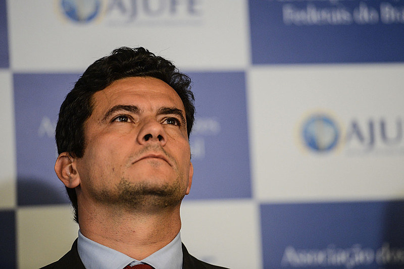 O juiz Sergio Moro violou regras jurídicas e atuou de maneira seletiva contra Lula