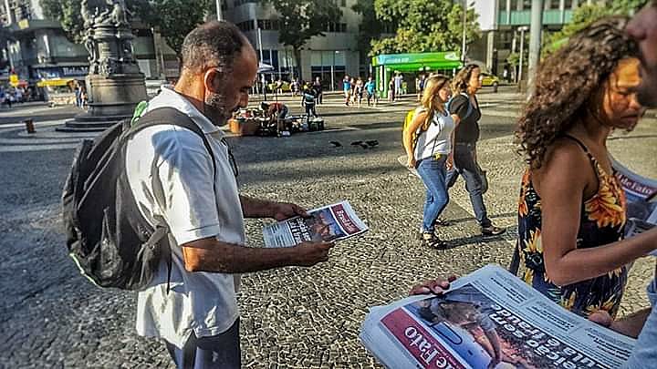 O jornal é entregue semanalmente e de forma gratuita na capital e região metropolitana