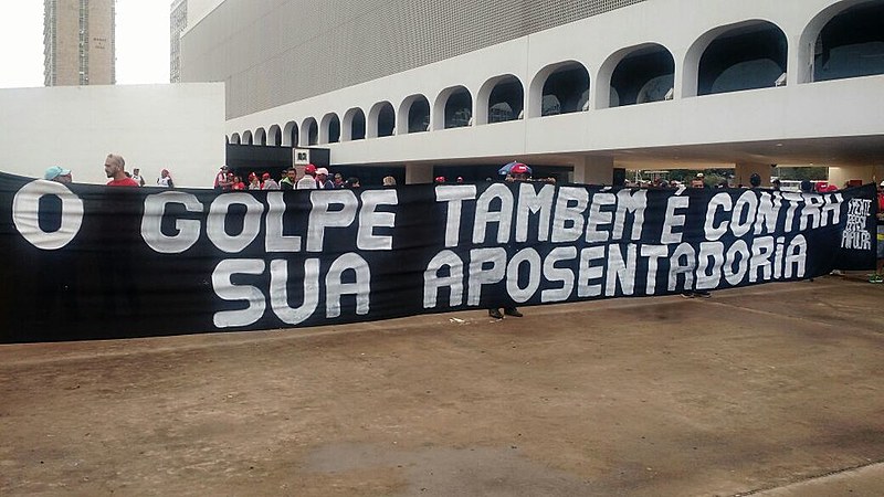 Ato teve início em frente ao Museu Nacional, na Esplanada dos Ministérios.