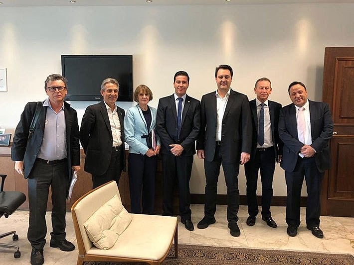 Durante o encontro, foi apresentado ao governador um estudo técnico realizado pelo Fórum das Entidades Sindicais do Paraná (FES).