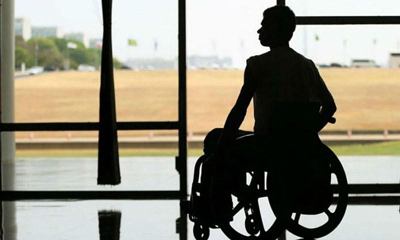 O BPC garante um salário mínimo mensal a idosos a partir dos 65 anos e pessoas com deficiência que não possuem sustentação financeira