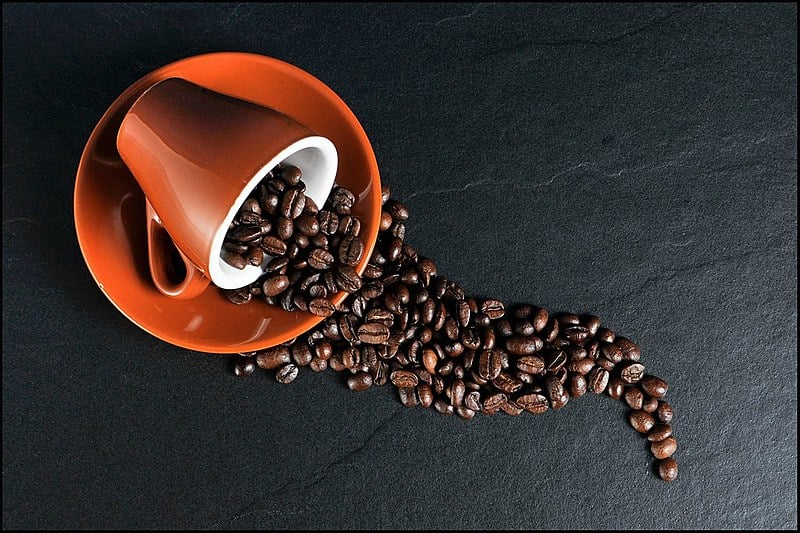 O recomendado é consumir no máximo 450ml de café por dia
