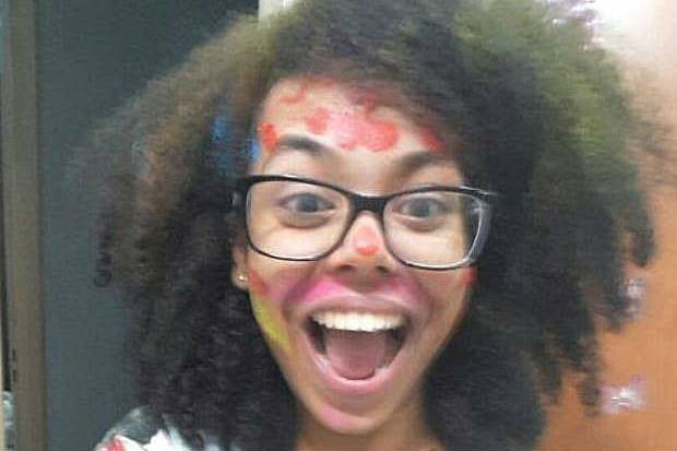 Bruna Sena, 17, comemora o 1º lugar em medicina da USP de Ribeirão, o mais concorrido da Fuvest