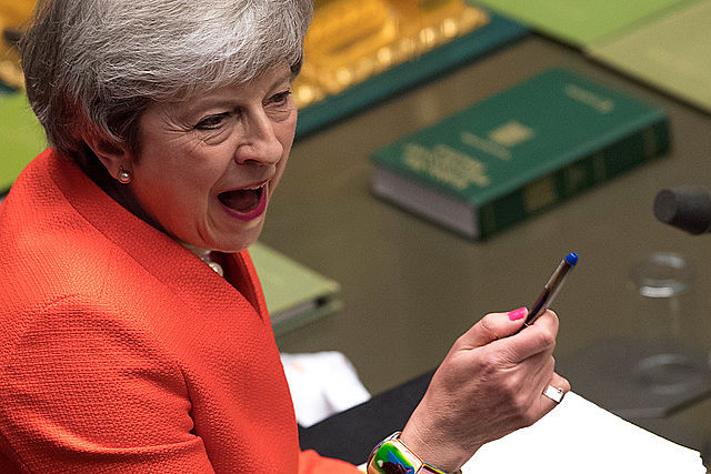 Partido da primeira-ministra britânica, Theresa May, deve ser perder assentos no Parlamento Europeu