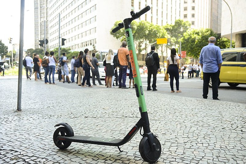 Uma das regras implementadas sem sucesso foi a utilização de capacetes
