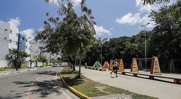 No bairro fica a Lagoa de Araçá, com um parque ecológico, situado no antigo Sítio do Araçá, com 12 hectares