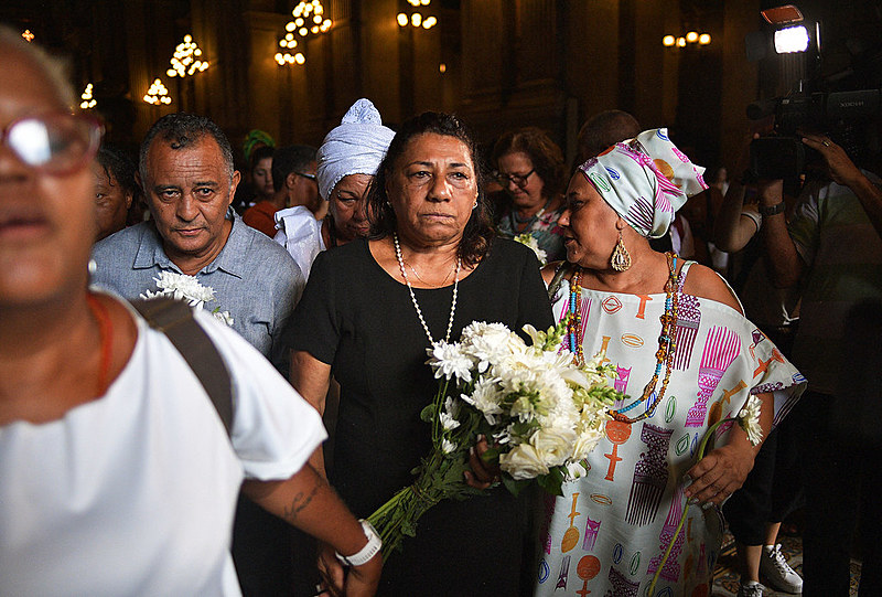 Antonio e Marinete, pais de Marielle Franco, em missa na ocasião de um ano da morte da vereadora do Rio
