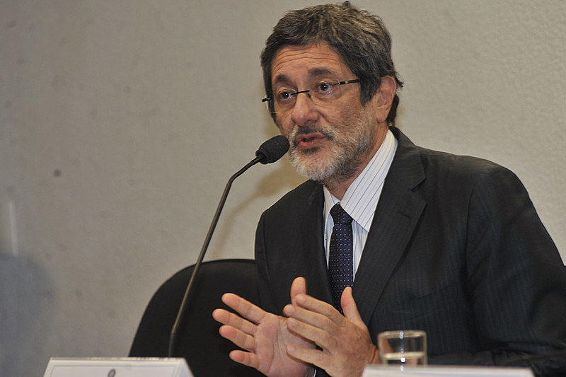 "É necessário que a sociedade abrace um novo conjunto de lutas para que haja a transformação do Brasil"