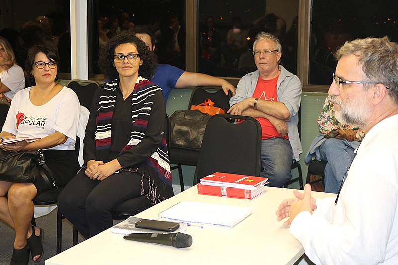 O professor e historiador Valter Pomar define a eleição de Jair Bolsonaro como uma tríplice fraude