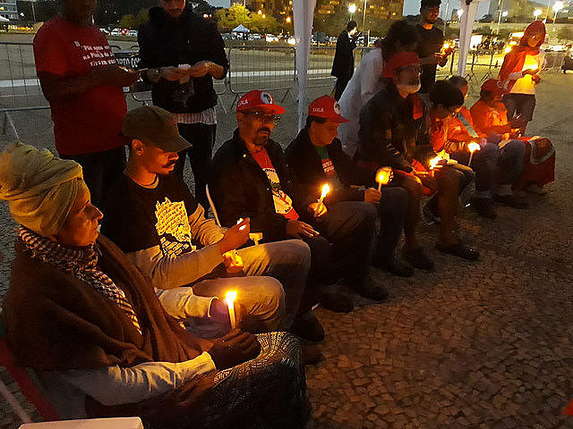 Militantes en huelga de hambre en la solenidad en frente al STF, en Brasília (DF)