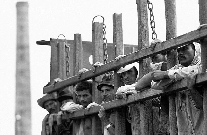 Negros e negras ocupam os postos de trabalhos mais precários, sofrem com a violência do Estado e com a falta de oportunidades