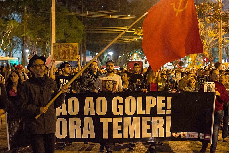 “É hora de unificar e resistir, ocupar ruas e praças públicas”, convoca o estudante de Direito e integrante do CWB contra Temer, Thiago Régis