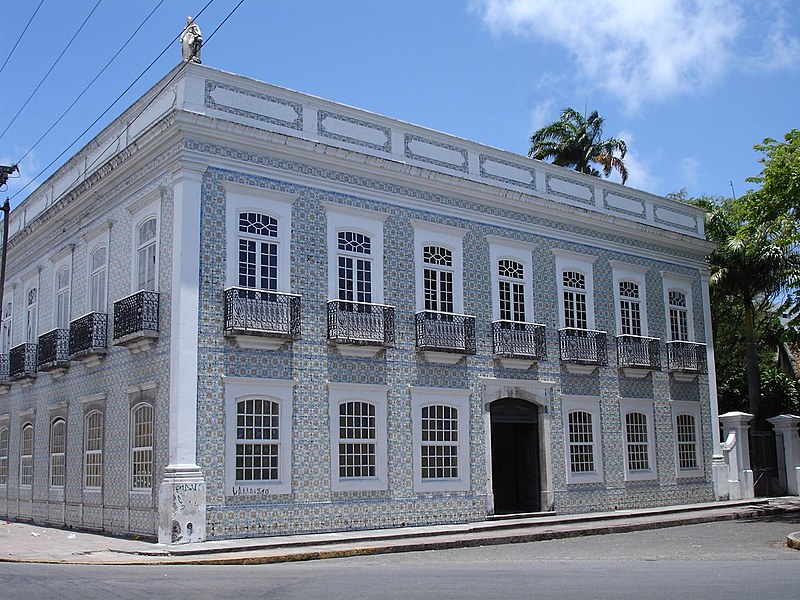 É no bairro que fica o Museu da Abolição, na antiga casa onde viviam os donos do engenho que der origem ao bairro
