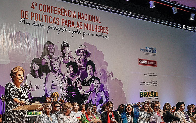 Dilma: 'Enquanto me mantiver de cabeça erguida, honrando as mulheres, ficará claro que cometeram contra uma inominável injustiça'