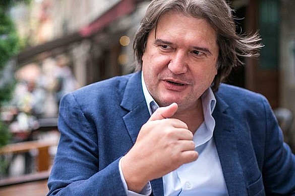 Jurista Pedro Serrano classifica encarceramento não definitivo como “déficit democrático e humanístico"