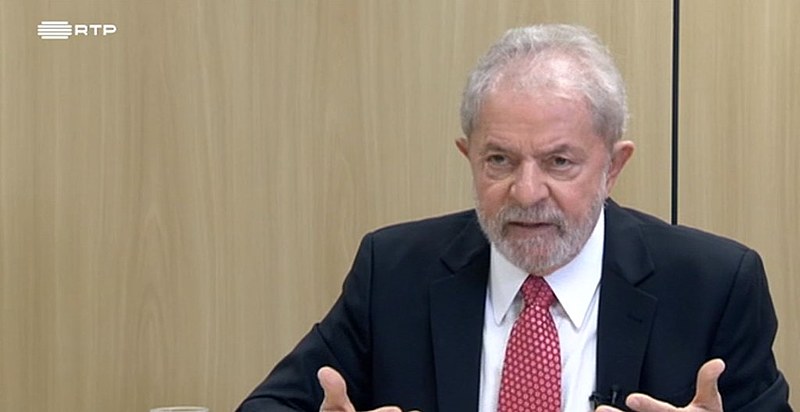 Ex-presidente durante entrevista a TV portuguesa RTP, na PF, em Curitiba (PR)