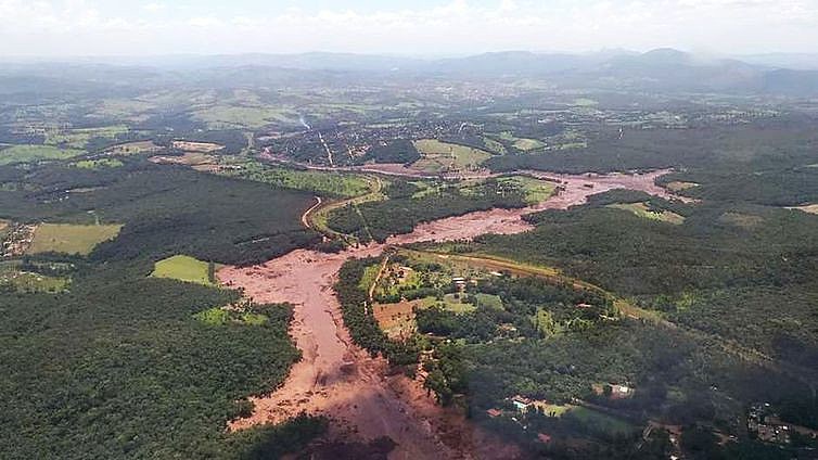 Ao menos 19 municípios mineiros devem ser atingidos pela onda de lama