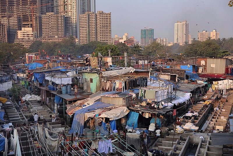 Desigualdade de renda e riqueza na Índia continua se intensificando; na foto, maior lavanderia a céu aberto do mundo, em Mumbai