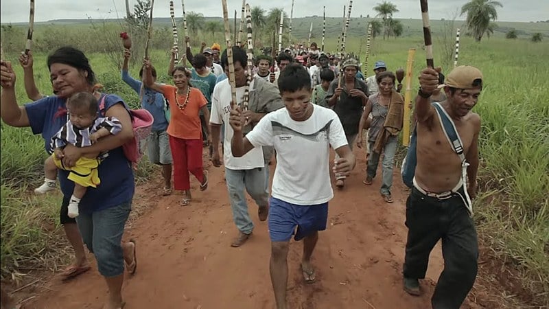 Imagem retrata cena do documentário Martírio