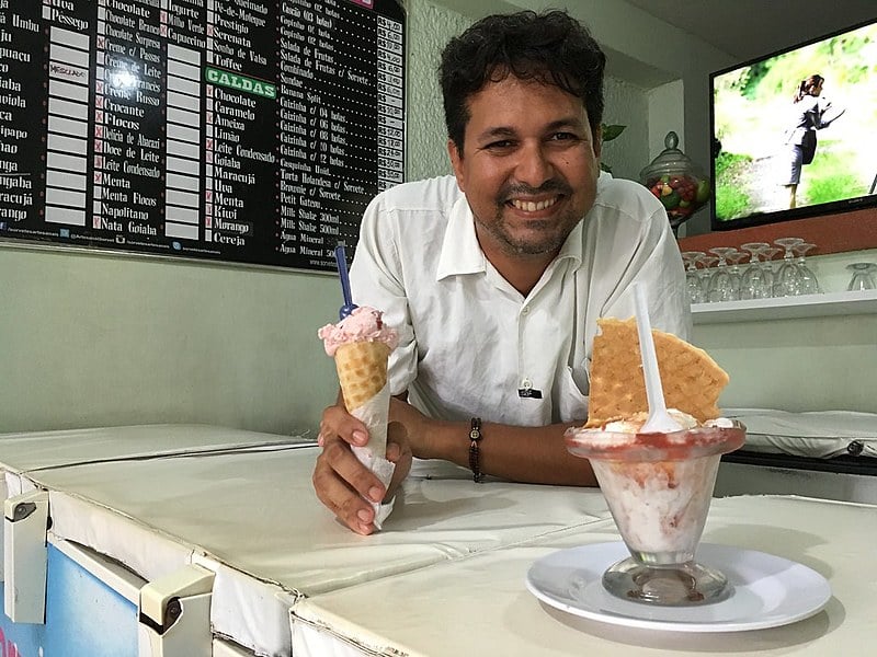 Max Pina é um dos filhos de Humberto e mantém a tradição  familiar de sorvetes artesanais