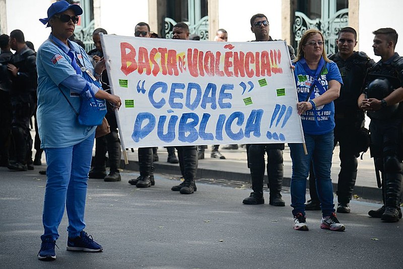 Privatização da Cedae, suspensão de reajuste dos servidores e cortes no orçamento público foram algumas das medidas tomadas durante o Regime
