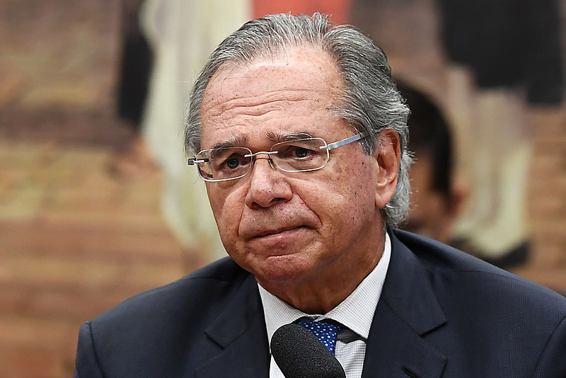 Economistas apontam que programa liberal do ministro da Economia, Paulo Guedes, pode aprofundar a crise econômica