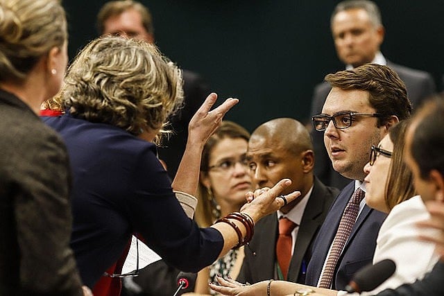 Lawmakers argue in congressional committee session that analyzed the proposed pension reform on Tuesday