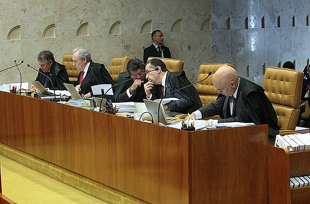 La regla de contribución determina una cuota del 11%, sin embargo, en la práctica, la mayor parte de los ingresos escapan al descuento