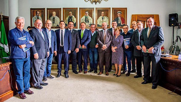 Reitores reuniram-se com os três senadores e dez deputados da bancada.