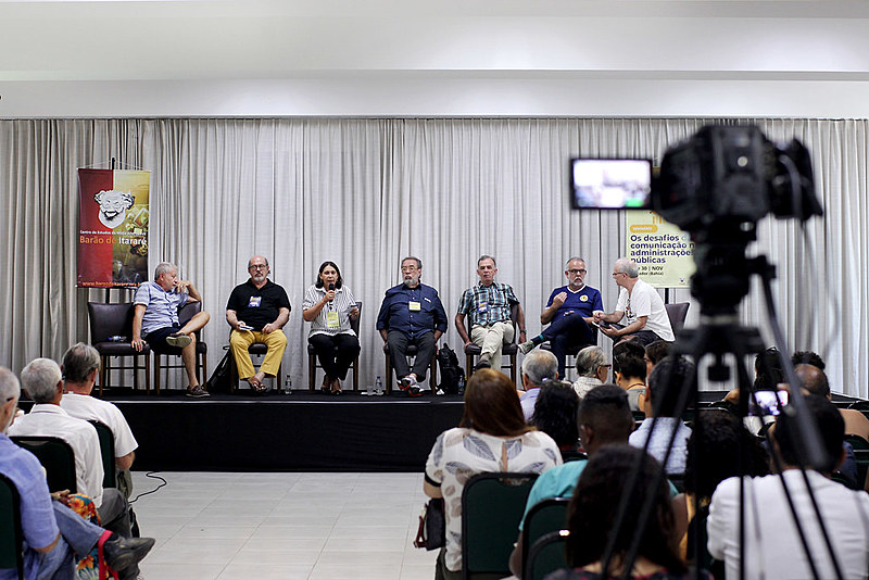 Da esq. para a direita: Chico Malfitani, Silvio Caccia, Tereza Cruvinel, Fernando Morais, Paulo Salvador, Kiko Nogueira e Altamiro Borges