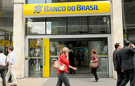 Cenário aponta para fechamento de agências, diminuição de funcionários e risco de privatização