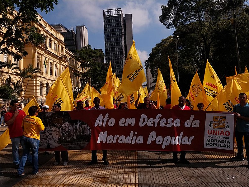 Manifestações têm como lema "É na cidade que o povo mora. Prefeito, cadê a moradia?"