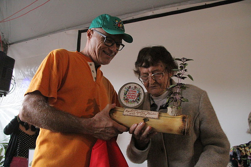 José Maria Tardin e Ana Maria Primavesi, na Feira Nacional da Reforma Agrária, realizada em 2017, em São Paulo