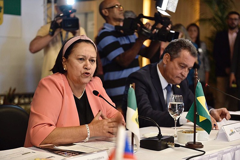 Governadora do RN, Fátima Bezerra, em discurso na 4ª Assembleia Geral do Consórcio Nordeste, junto ao governador da Bahia, Rui Costa