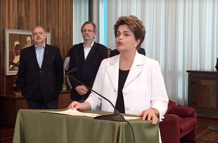 Dilma Rousseff em seu pronunciamento na tarde desta terça (16)