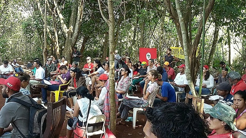 Famílias do acampamento Leonir Orback participam de assembleia