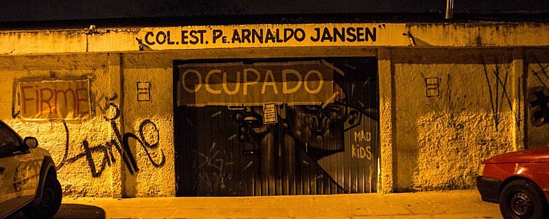 "A utilização de força policial, mesmo que acompanhada pelas instituições nominadas na decisão, poderá implicar em violência contra os adolescentes e um recrudescimento dos ânimos que irá interditar de vez qualquer possibilidade de conciliação", diz a decisão
