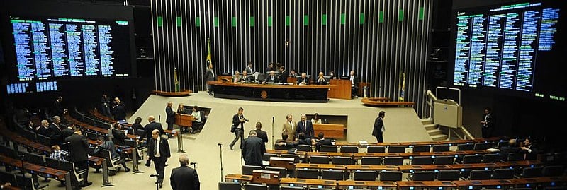 Ao todo são 513 deputados eleitos de forma proporcional conforme o número da população de cada Estado.
