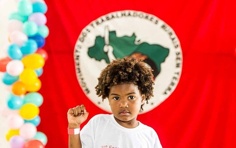 Programa Brasil de Fato: conheça o livro “Os Sem Terrinha: uma luta social no Brasil”